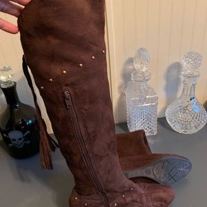 Brown boot